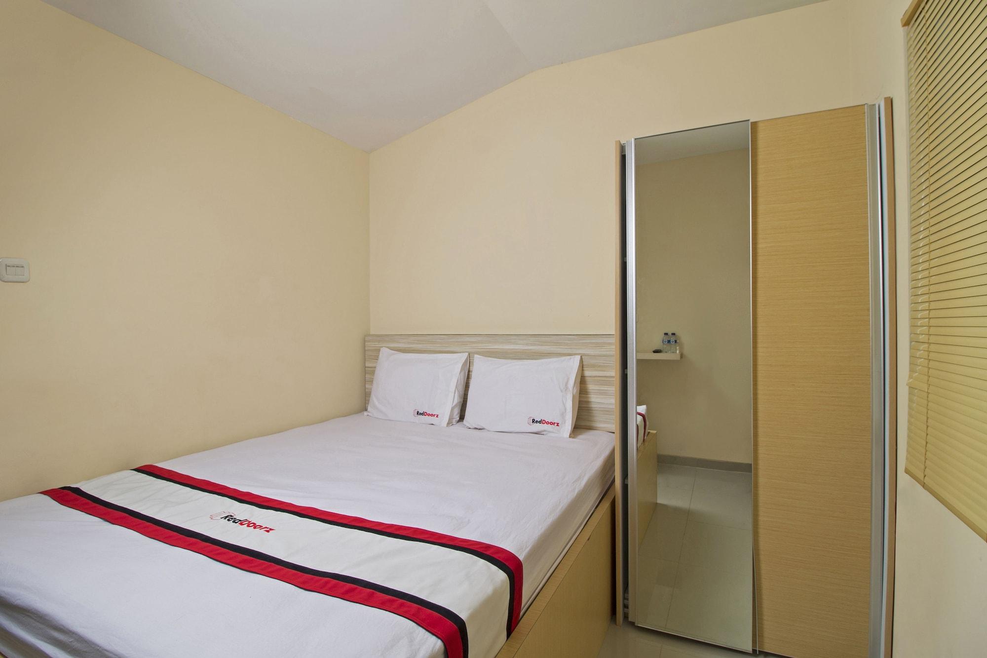 Reddoorz Plus @ Setiabudi Tengah Jacarta Exterior foto