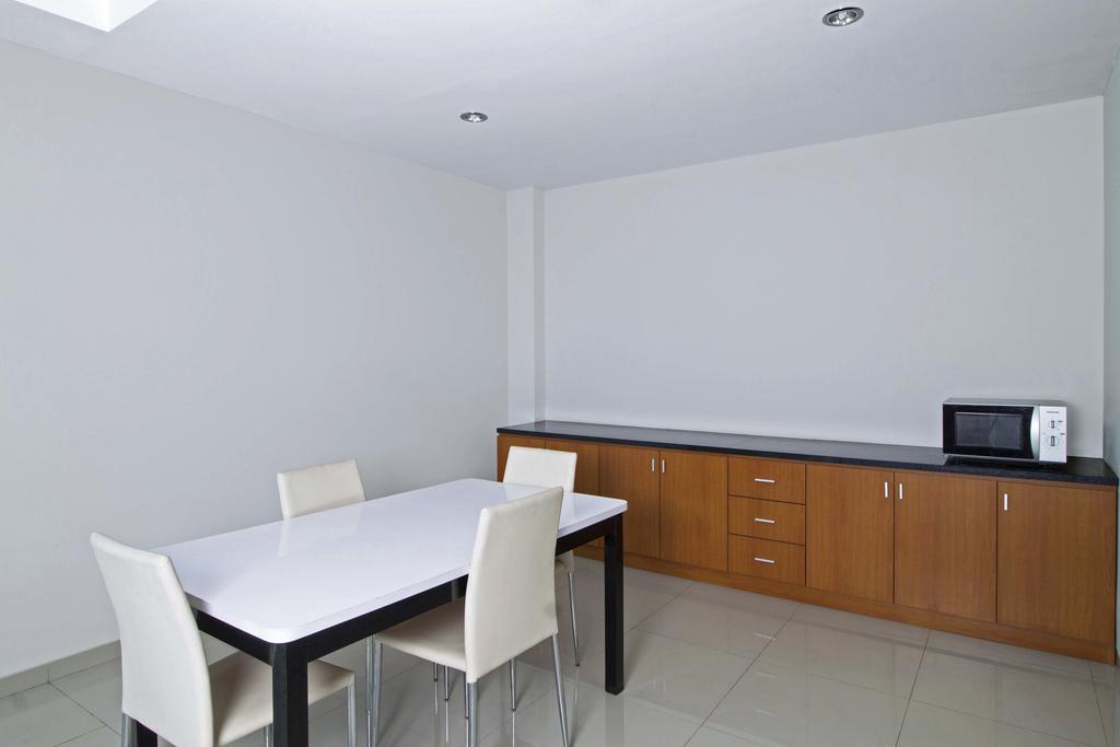 Reddoorz Plus @ Setiabudi Tengah Jacarta Exterior foto