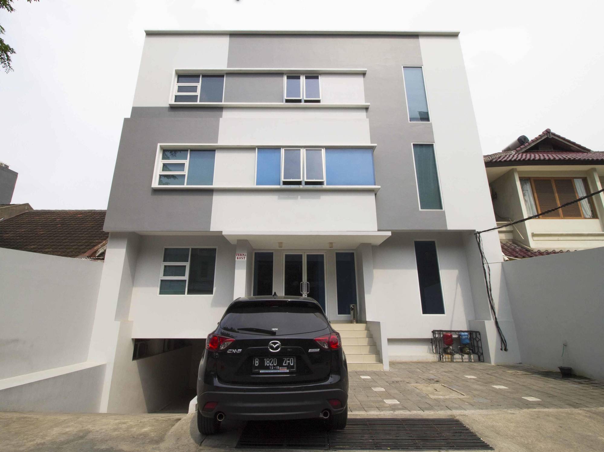 Reddoorz Plus @ Setiabudi Tengah Jacarta Exterior foto